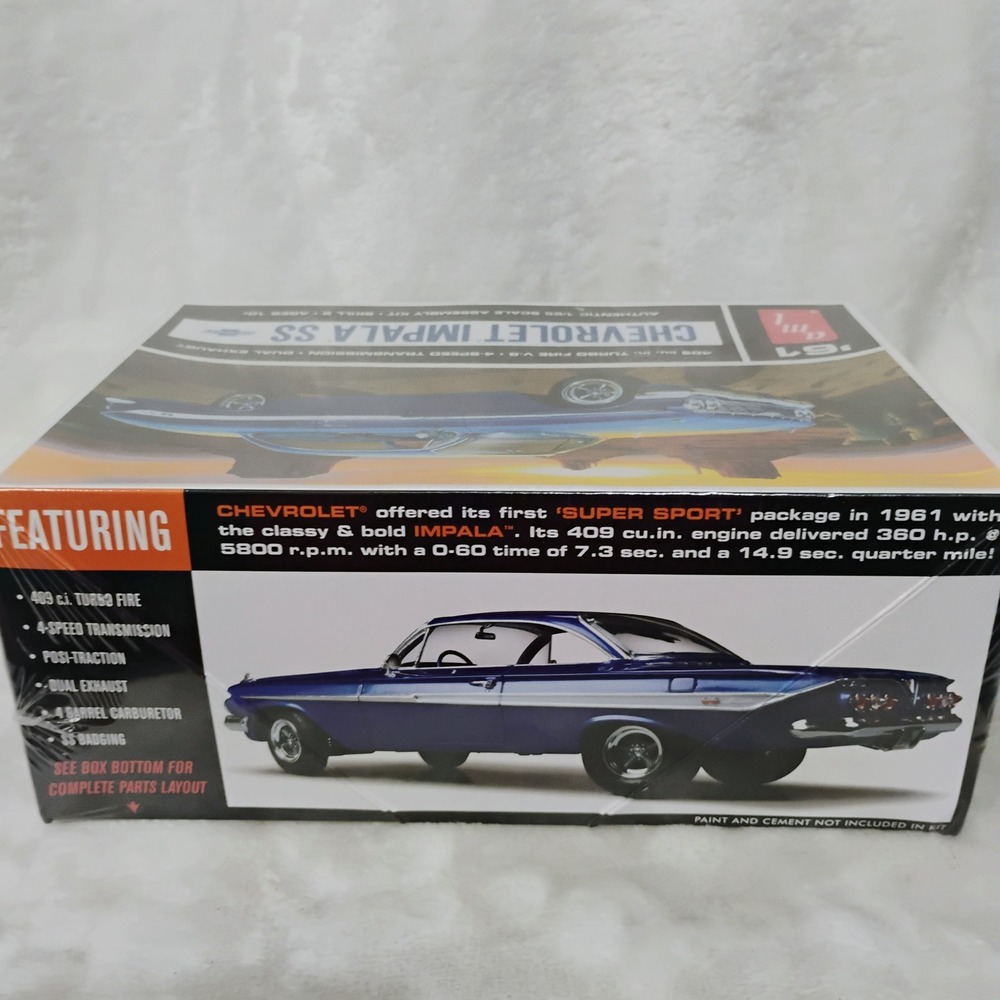AMT 1961 Chevrolet Impala SS 1/25 Scale Model Car Kit AMT1013/12 New Sealed - Picture 4 of 5